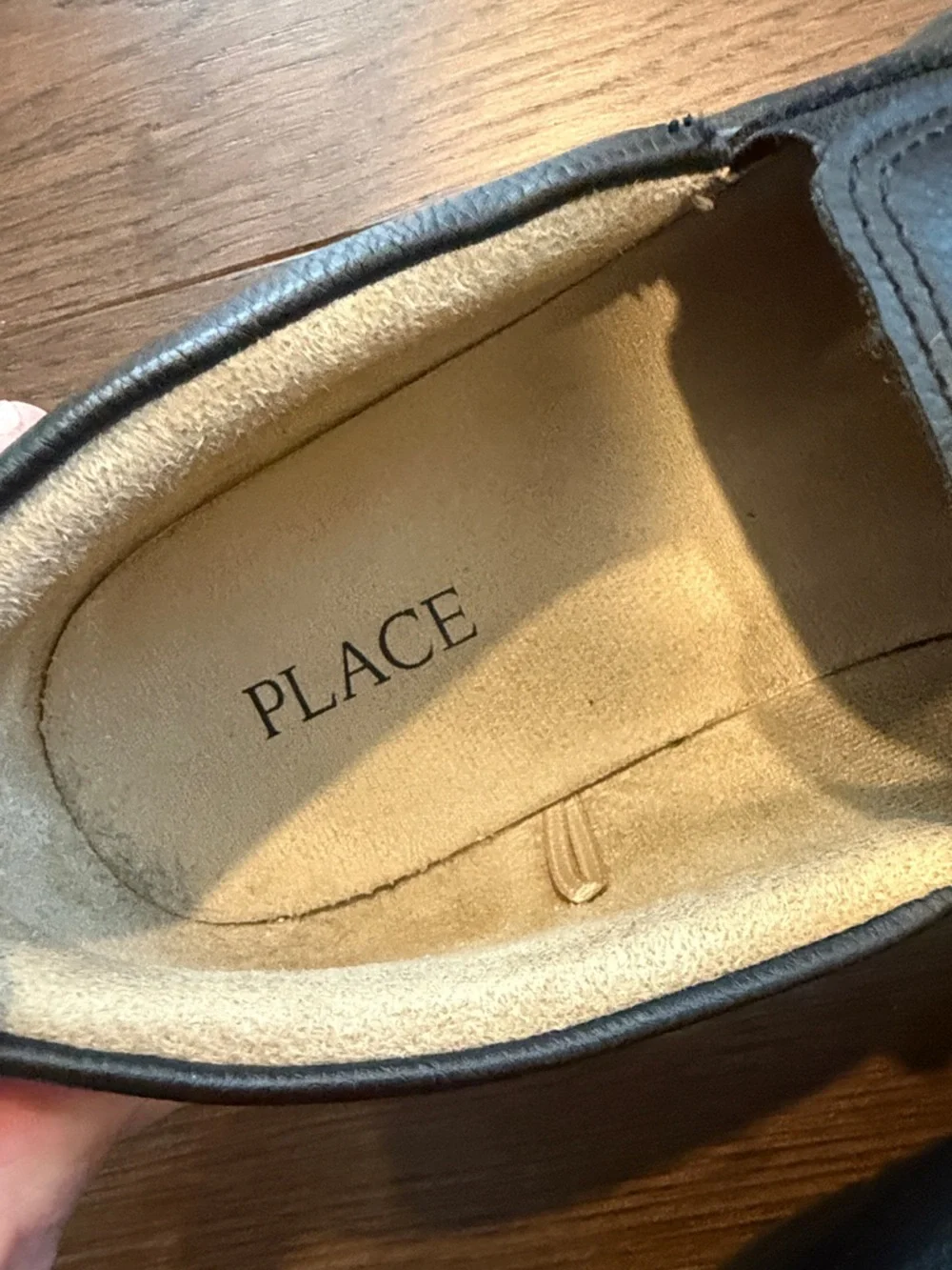The Children’s Place Boys Black Leather Slip-On Loafers Size 6 - C38-011